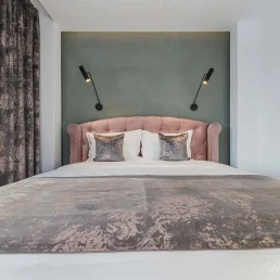 Complex hotelier decorat de Sophia