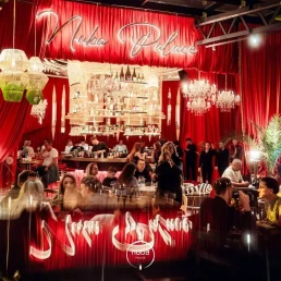 Restaurant cu printuri digitale personalizate
